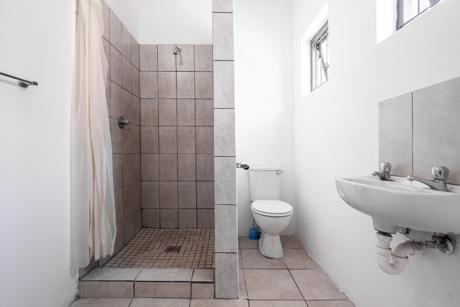 To Let 9 Bedroom Property for Rent in Maitland Western Cape